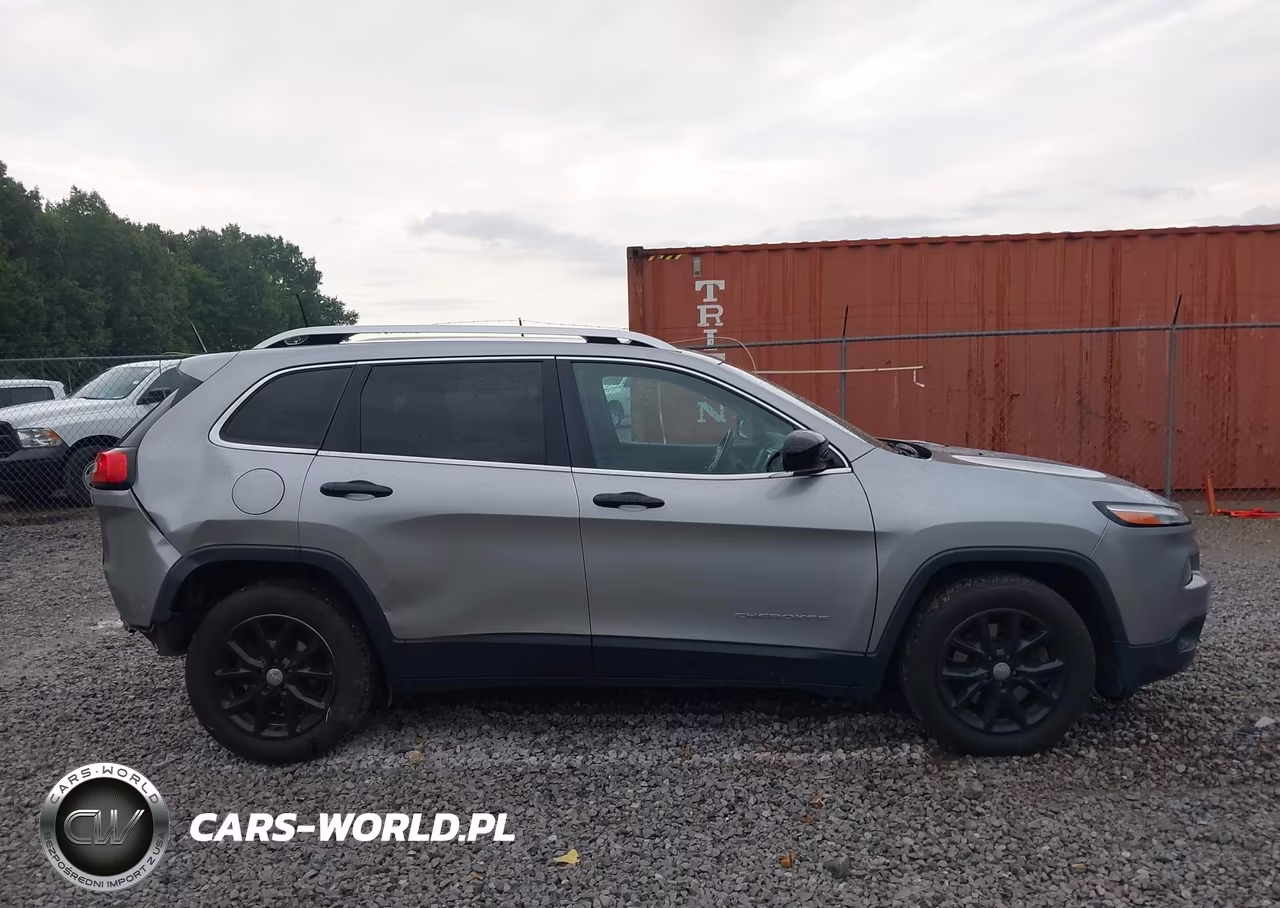 2017 Jeep Cherokee Latitude VIN:1C4PJLCB3HW596272 - 14