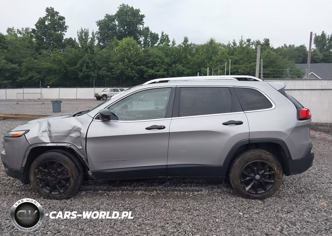 2017 Jeep Cherokee Latitude VIN:1C4PJLCB3HW596272 - 15