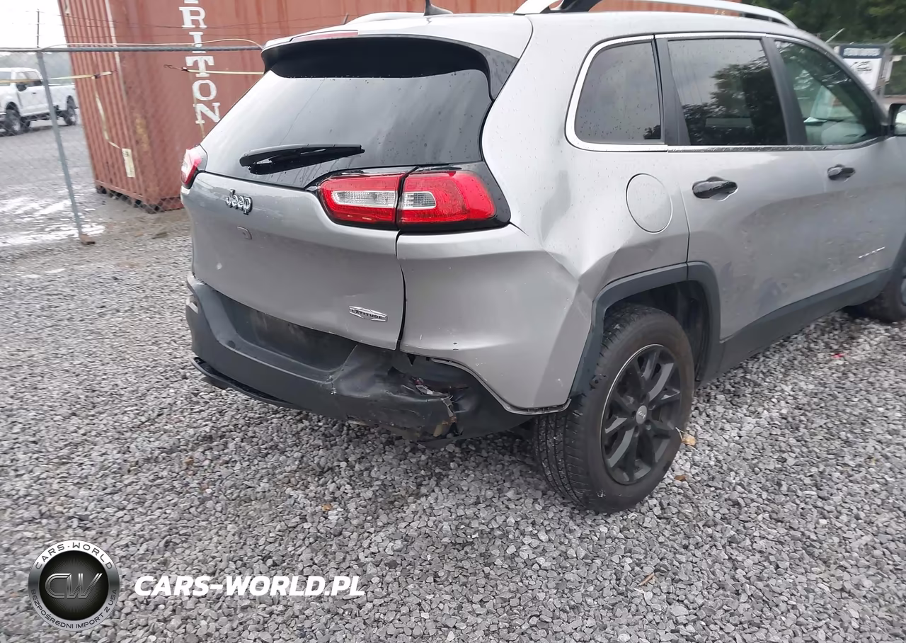 2017 Jeep Cherokee Latitude VIN:1C4PJLCB3HW596272 - 6