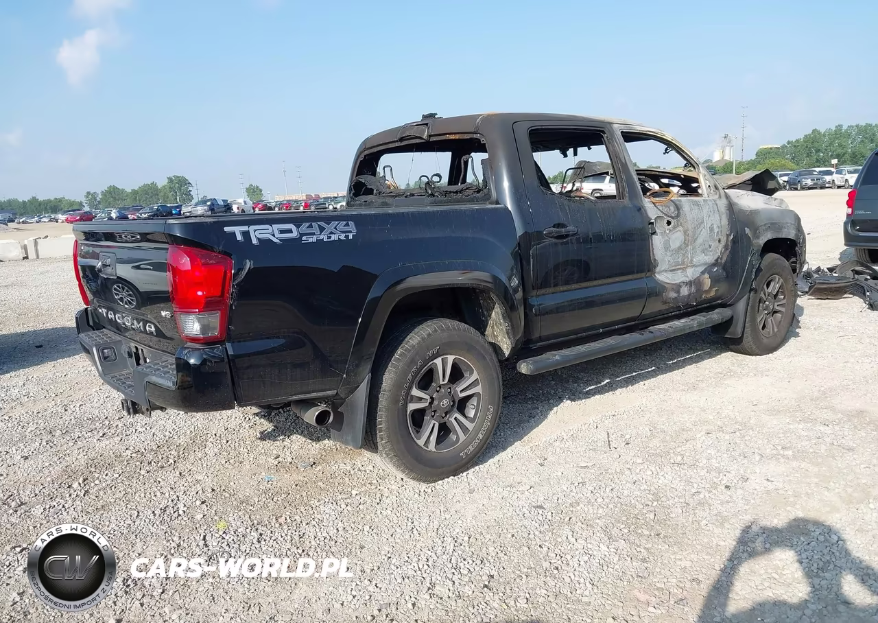 2017 Toyota Tacoma Trd Sport VIN:3TMCZ5AN8HM112497 - 4