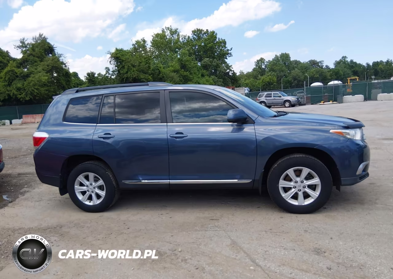 2011 Toyota Highlander Base V6 VIN:5TDBK3EH2BS076838 - 13