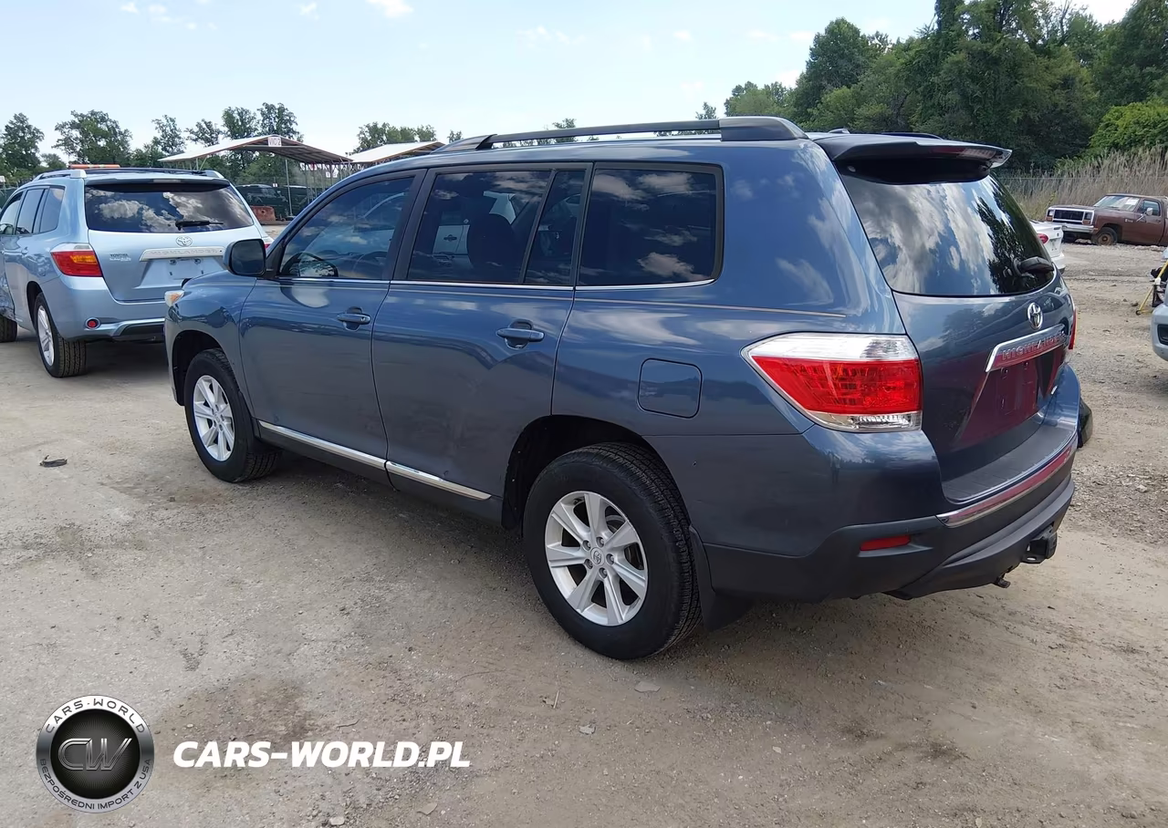 2011 Toyota Highlander Base V6 VIN:5TDBK3EH2BS076838 - 3