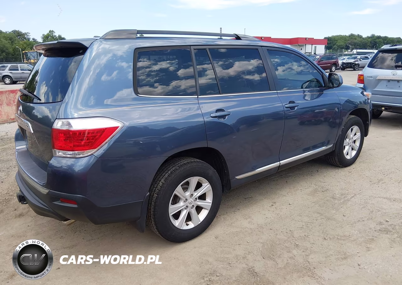 2011 Toyota Highlander Base V6 VIN:5TDBK3EH2BS076838 - 4
