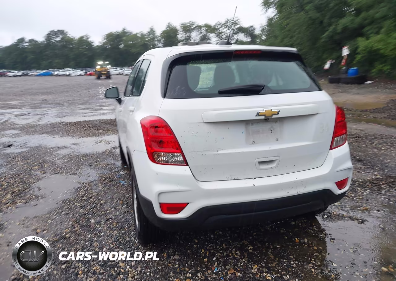 2019 Chevrolet Trax Ls VIN:3GNCJNSB9KL311462 - 3