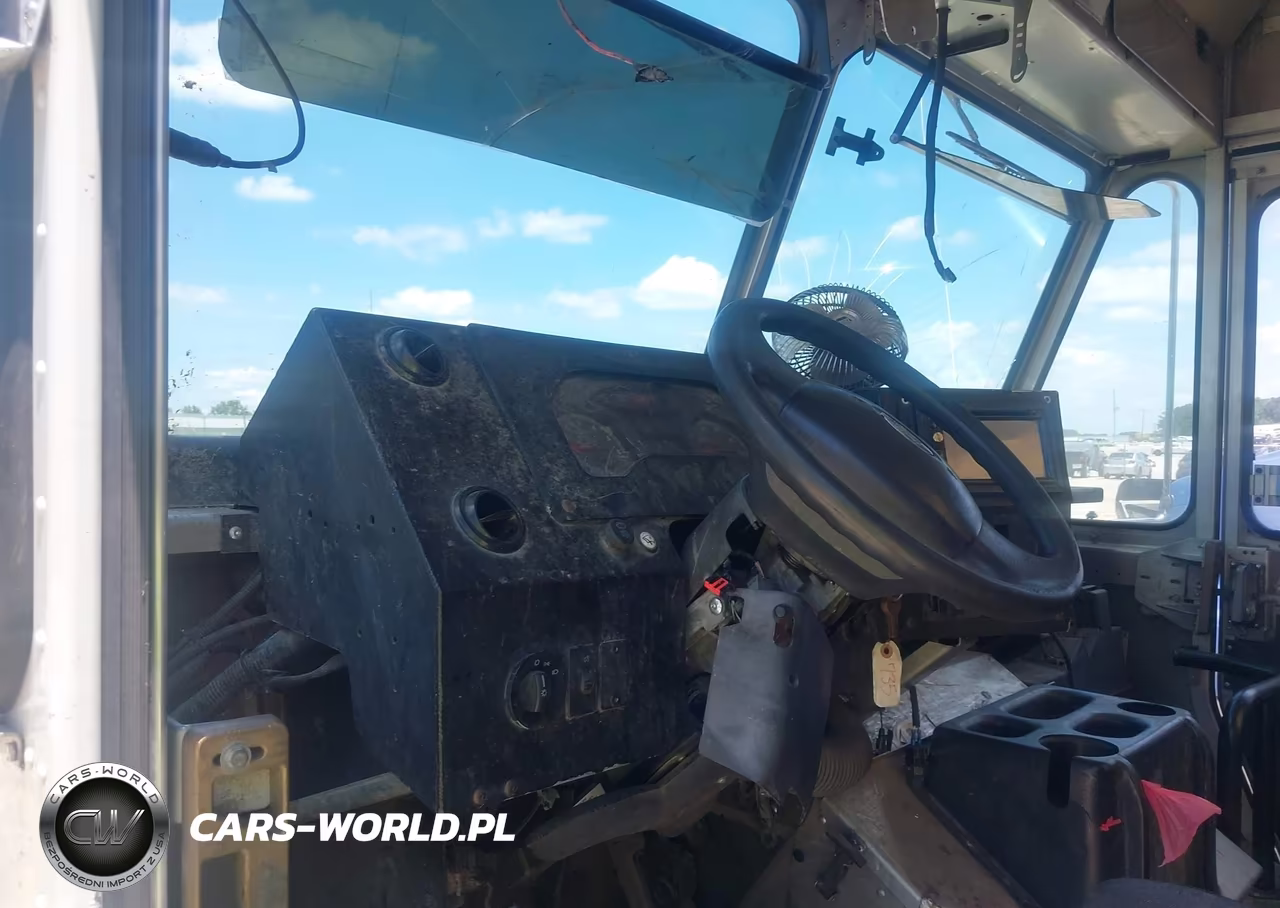 2019 Ford E-450 Stripped VIN:1FC3E4K63KDC57253 - 7