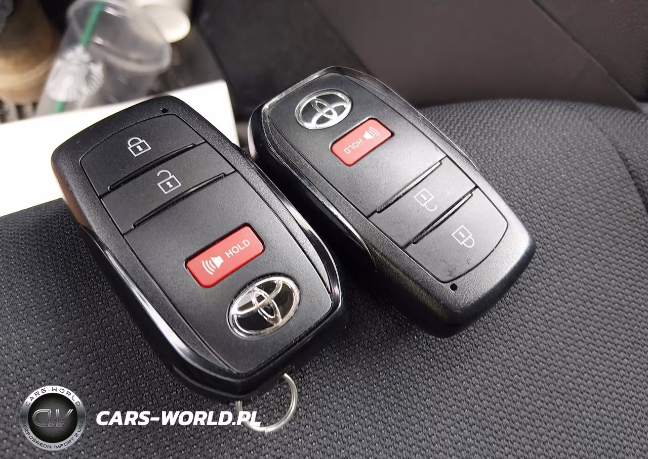 2026 Toyota Corolla Cross Le VIN:7MUBAABG6TV165564 - 11
