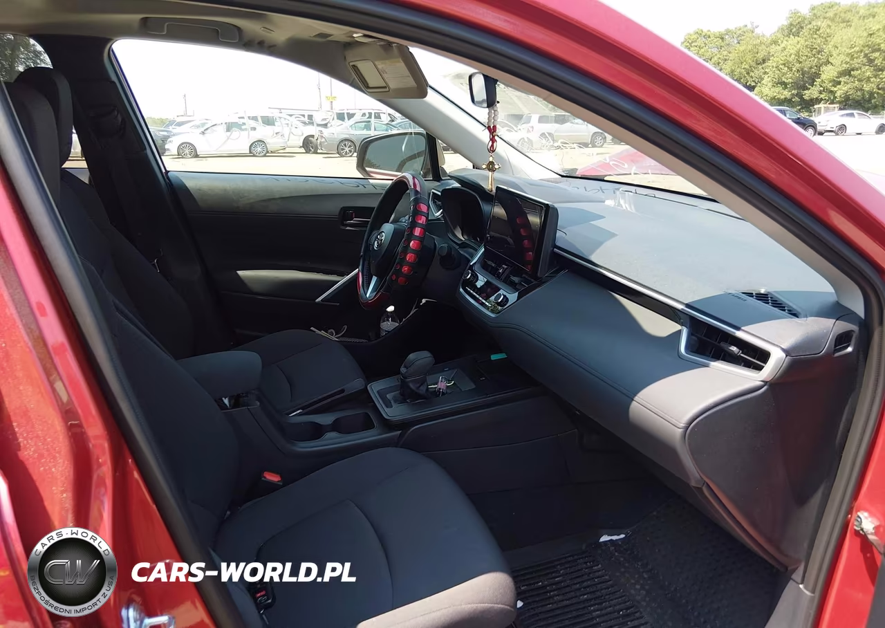 2026 Toyota Corolla Cross Le VIN:7MUBAABG6TV165564 - 5