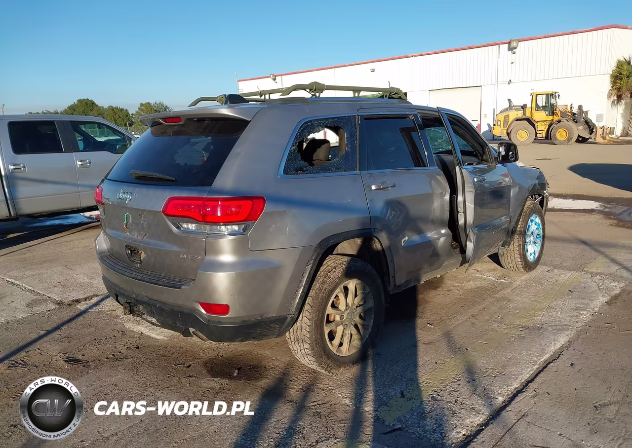 2014 Jeep Grand Cherokee Laredo VIN:1C4RJFAG4EC256392 - 4