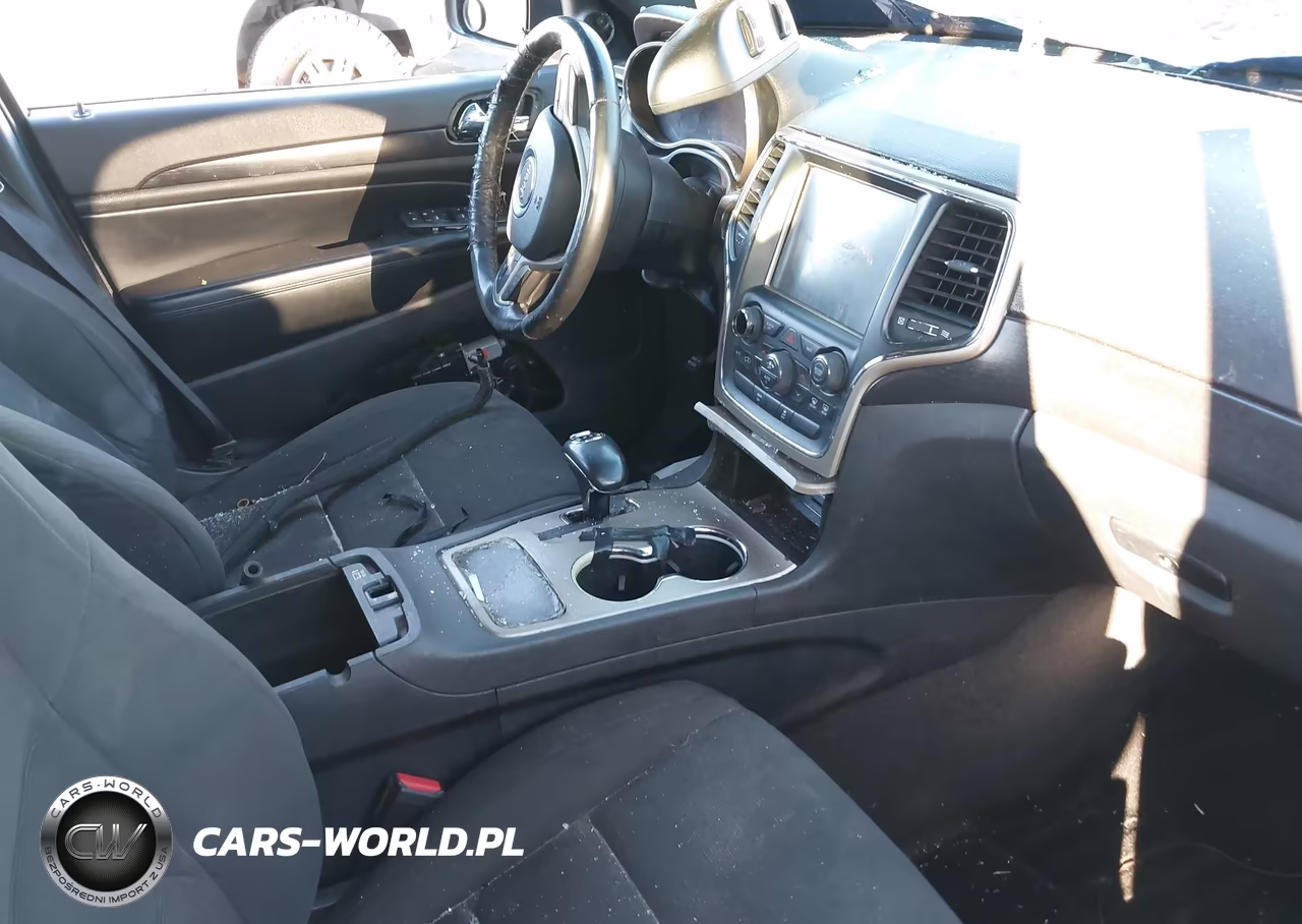 2014 Jeep Grand Cherokee Laredo VIN:1C4RJFAG4EC256392 - 5