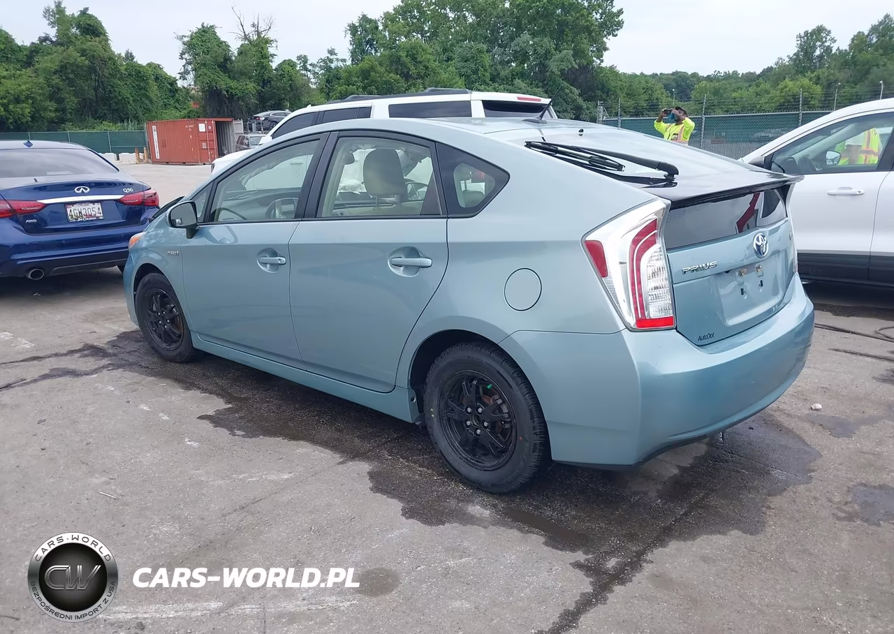 2015 Toyota Prius Four VIN:JTDKN3DUXF1889823 - 3