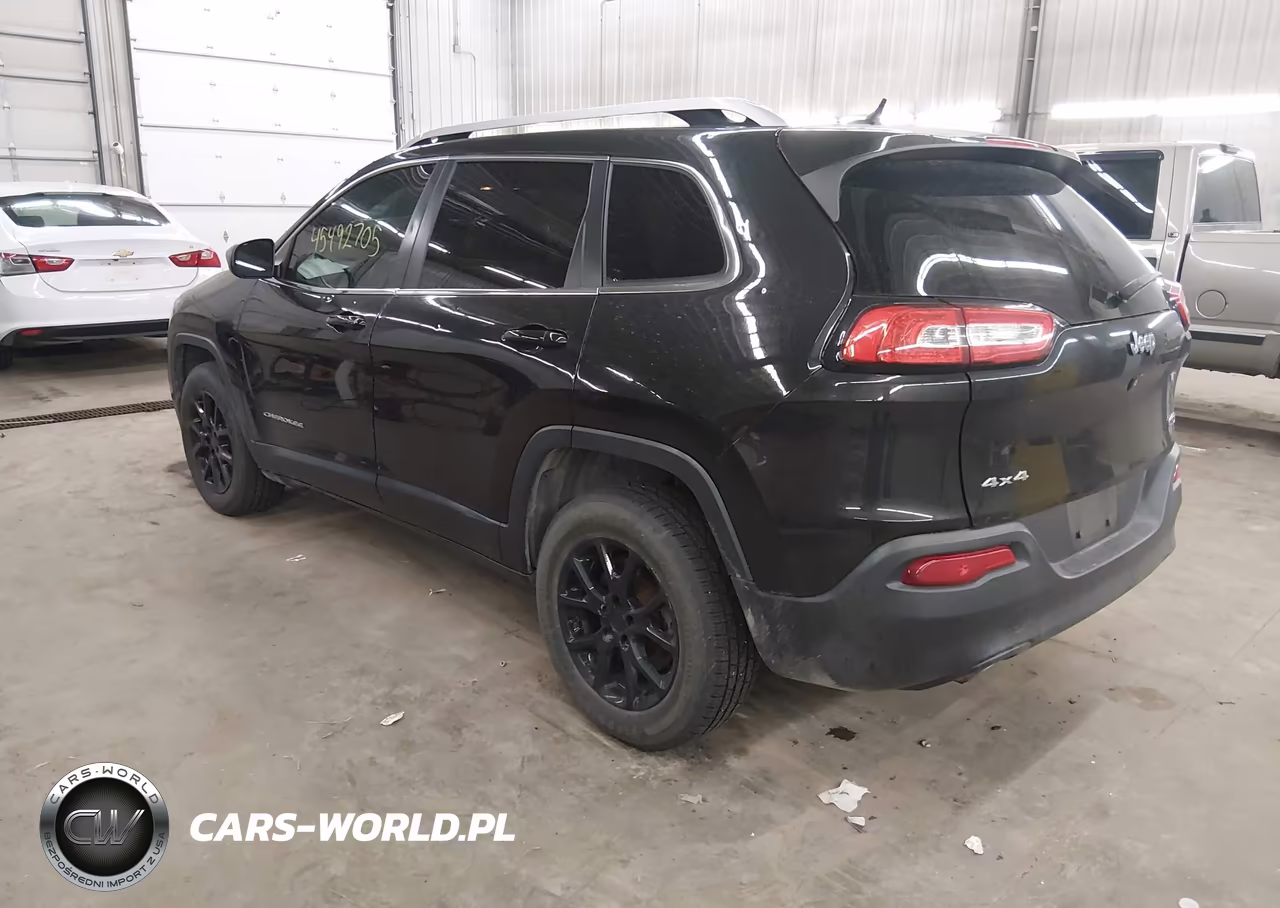 2014 Jeep Cherokee Latitude VIN:1C4PJMCB0EW196932 - 3