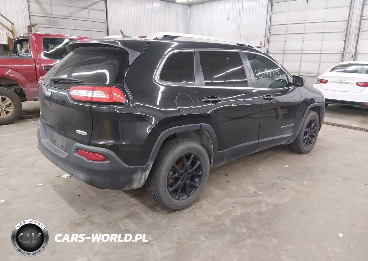 2014 Jeep Cherokee Latitude VIN:1C4PJMCB0EW196932 - 4