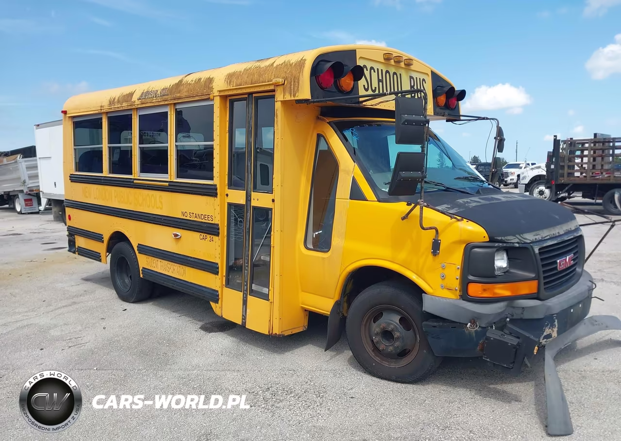 2009 GMC Savana Cutaway Work Van