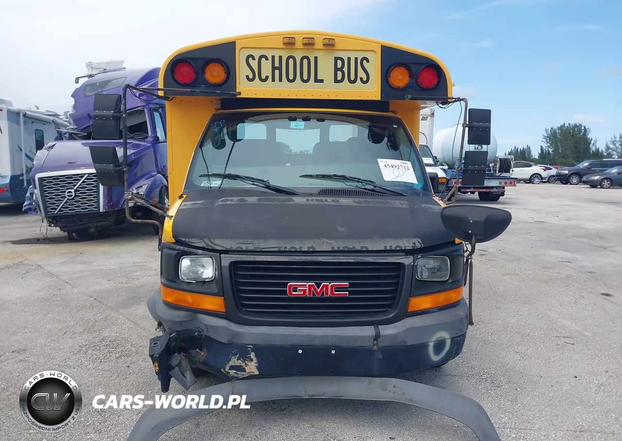 2009 GMC Savana Cutaway Work Van VIN:1GDJG316691170810 - 11