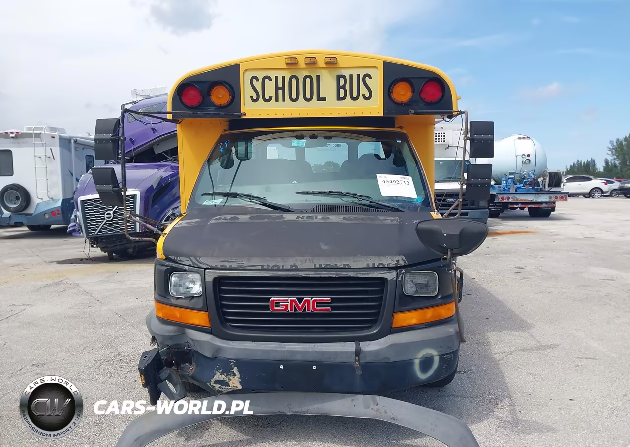2009 GMC Savana Cutaway Work Van VIN:1GDJG316691170810 - 12