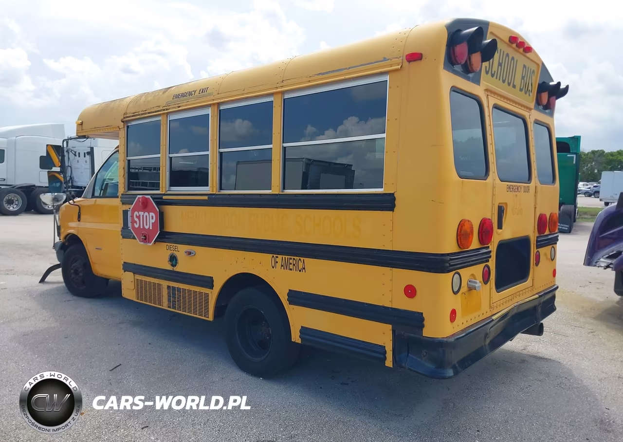 2009 GMC Savana Cutaway Work Van VIN:1GDJG316691170810 - 3
