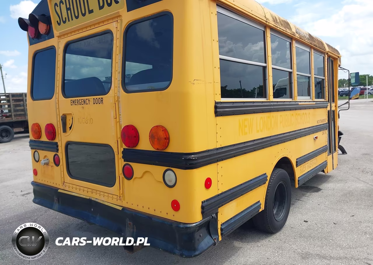 2009 GMC Savana Cutaway Work Van VIN:1GDJG316691170810 - 4