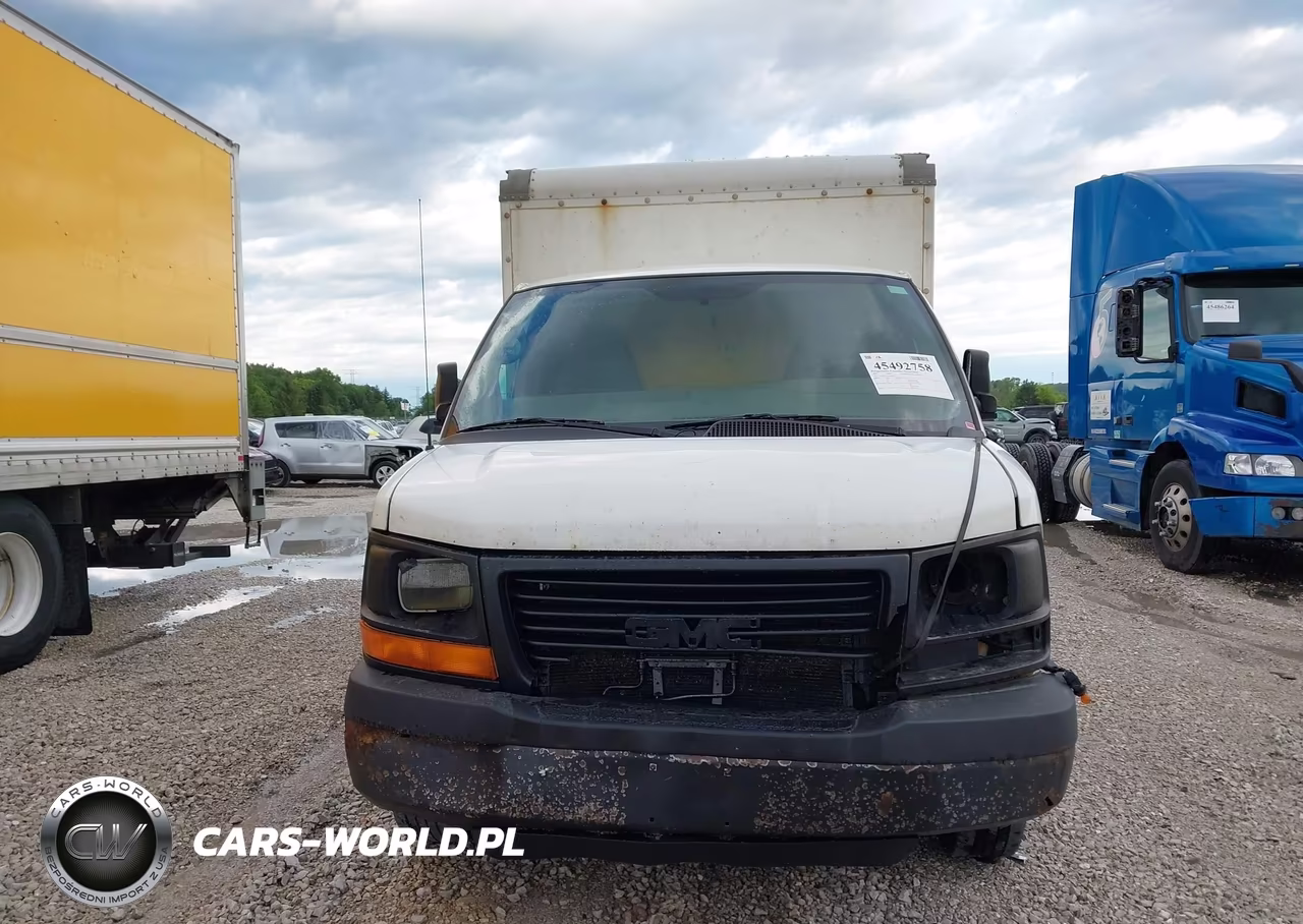 2010 GMC Savana Cutaway Work Van VIN:1GD1G2BA5A1900241 - 11