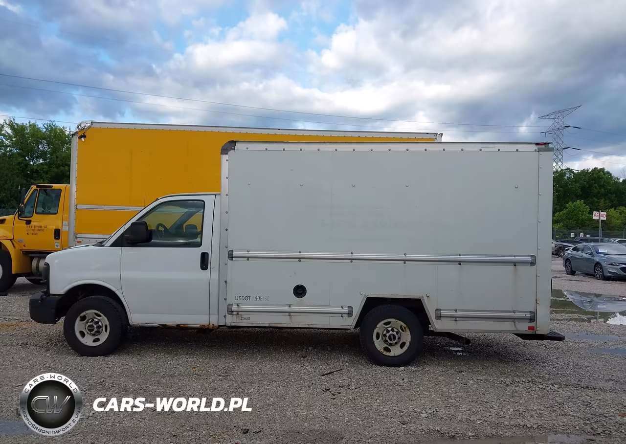 2010 GMC Savana Cutaway Work Van VIN:1GD1G2BA5A1900241 - 13