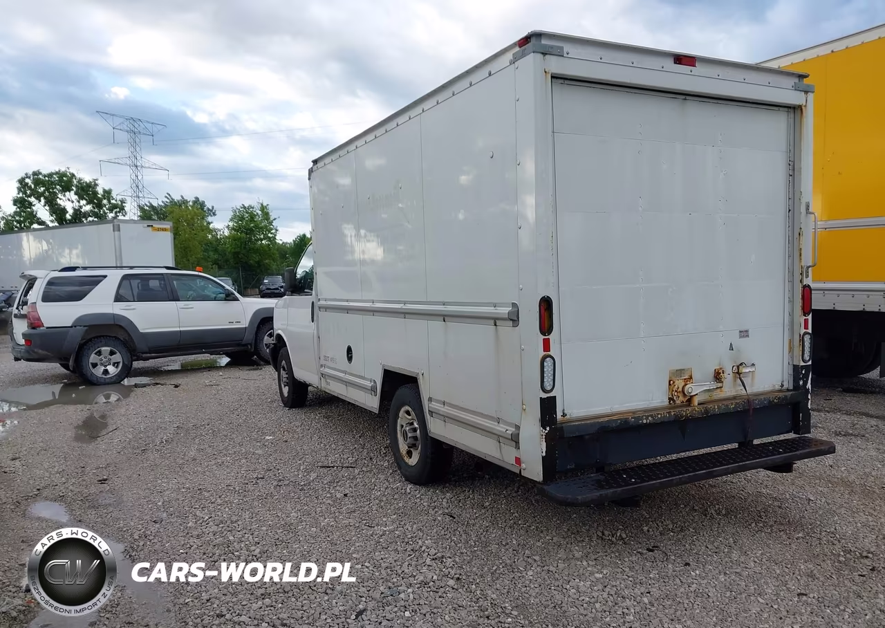 2010 GMC Savana Cutaway Work Van VIN:1GD1G2BA5A1900241 - 3