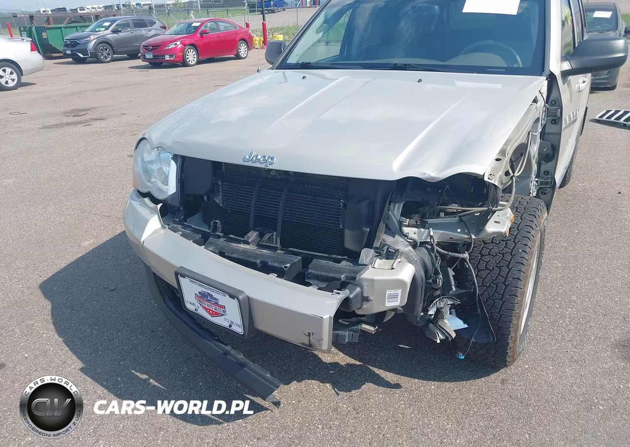 2010 Jeep Grand Cherokee Laredo VIN:1J4RR4GT0AC143951 - 13