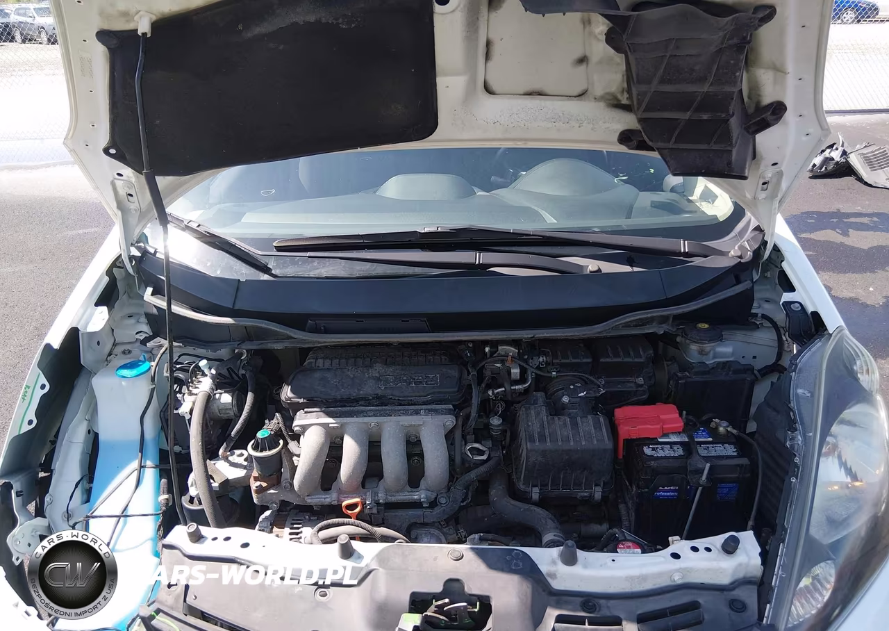 2013 Honda Fit Sport VIN:JHMGE8H5XDC069912 - 10