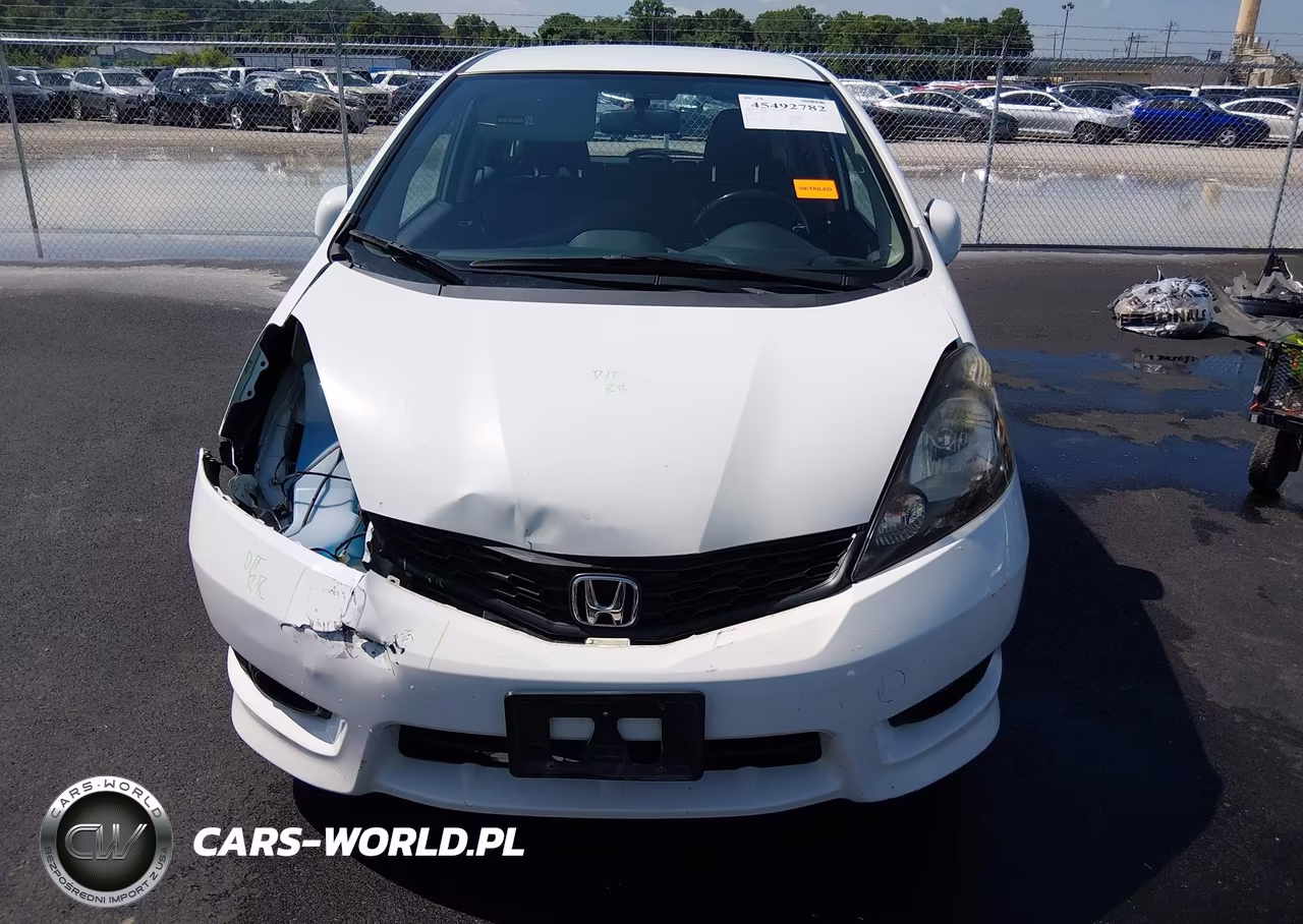2013 Honda Fit Sport VIN:JHMGE8H5XDC069912 - 12