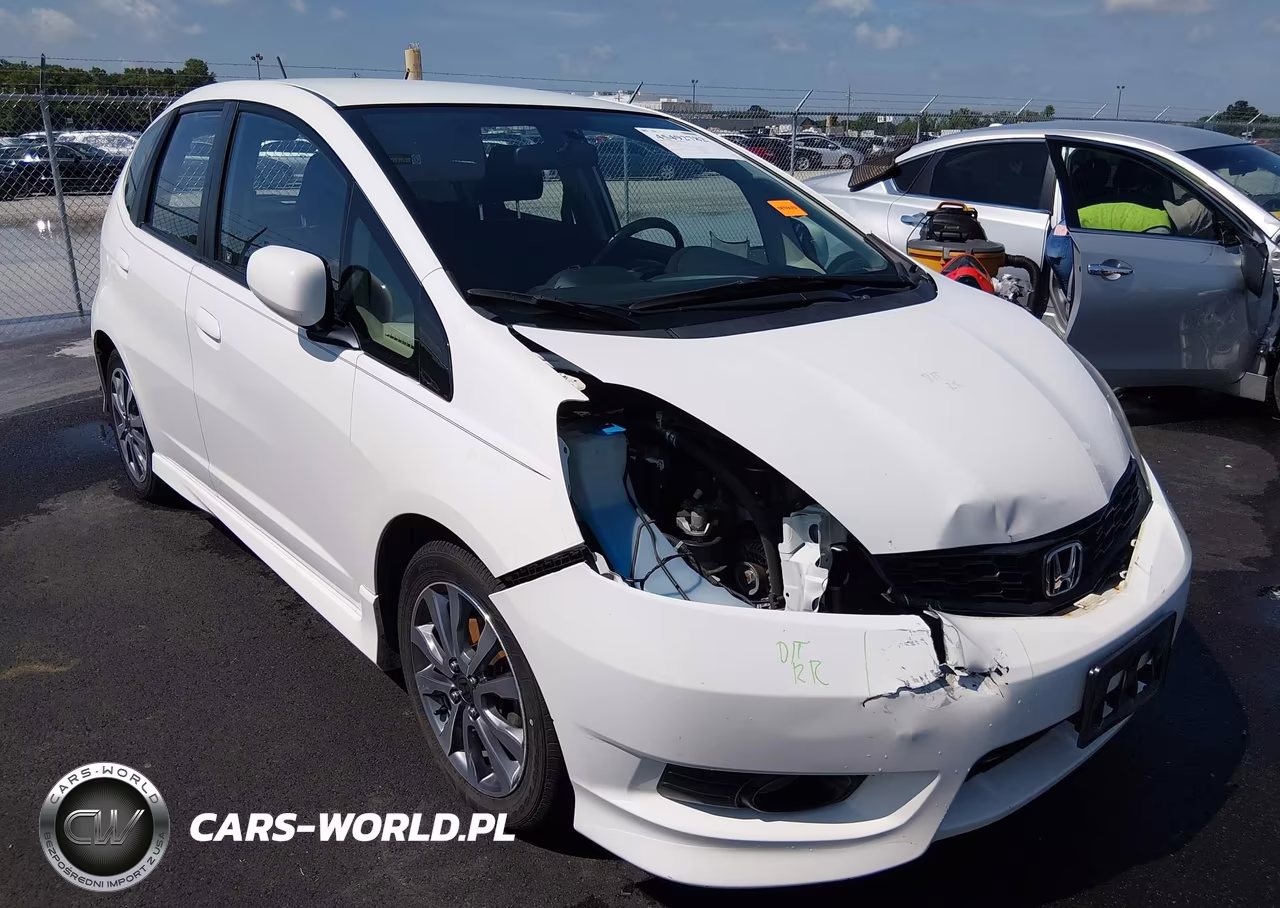 2013 Honda Fit Sport VIN:JHMGE8H5XDC069912 - 6