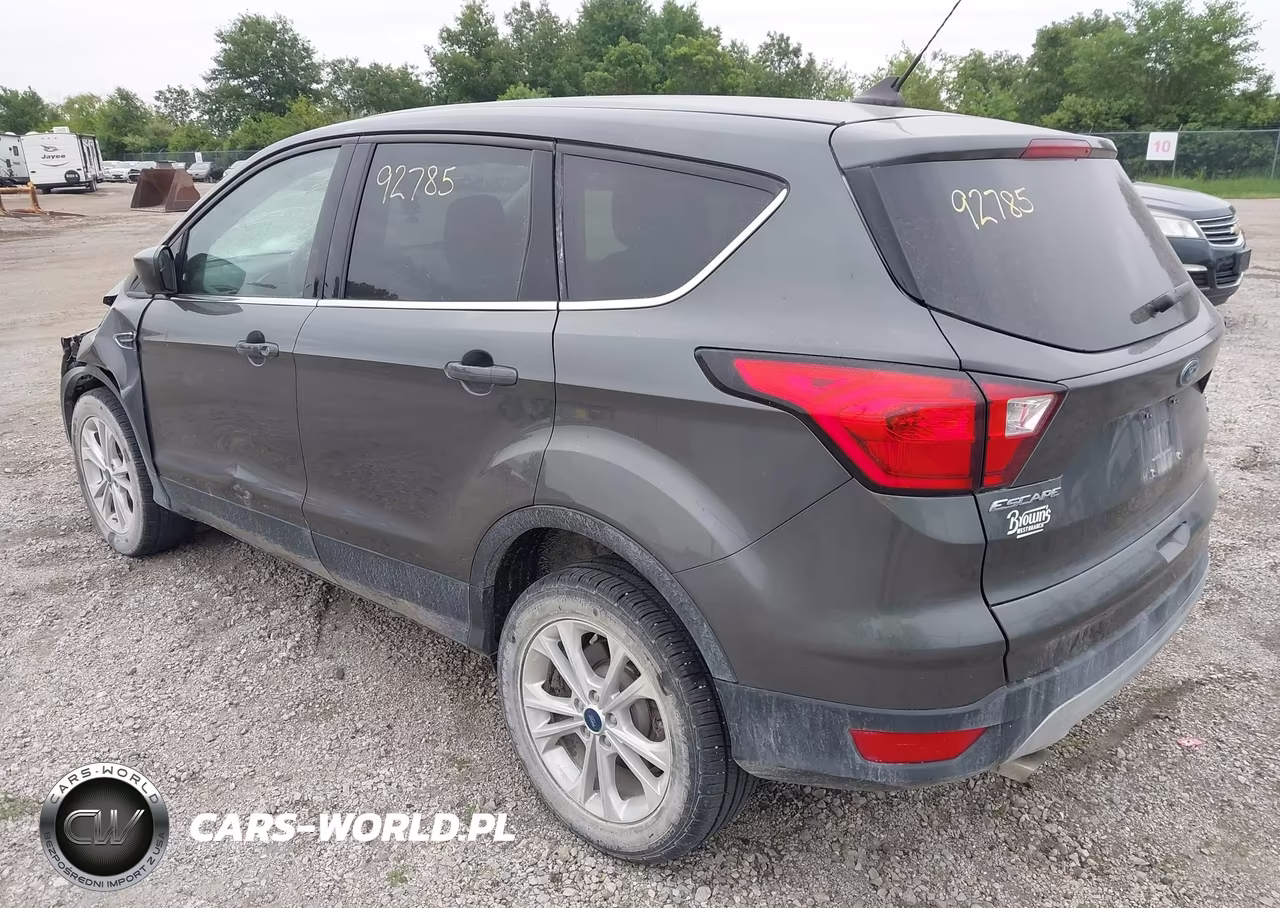 2019 Ford Escape Se VIN:1FMCU9GDXKUA54329 - 3