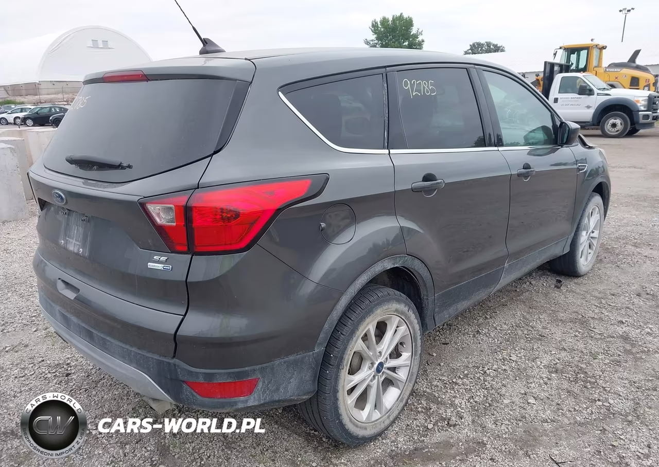 2019 Ford Escape Se VIN:1FMCU9GDXKUA54329 - 4