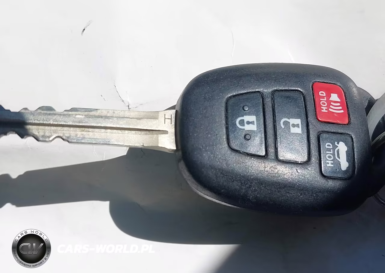 2018 Toyota Corolla Le VIN:5YFBURHE9JP827407 - 11