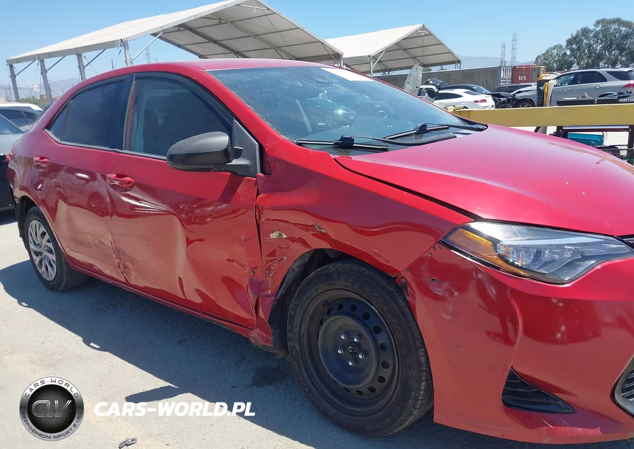 2018 Toyota Corolla Le VIN:5YFBURHE9JP827407 - 19