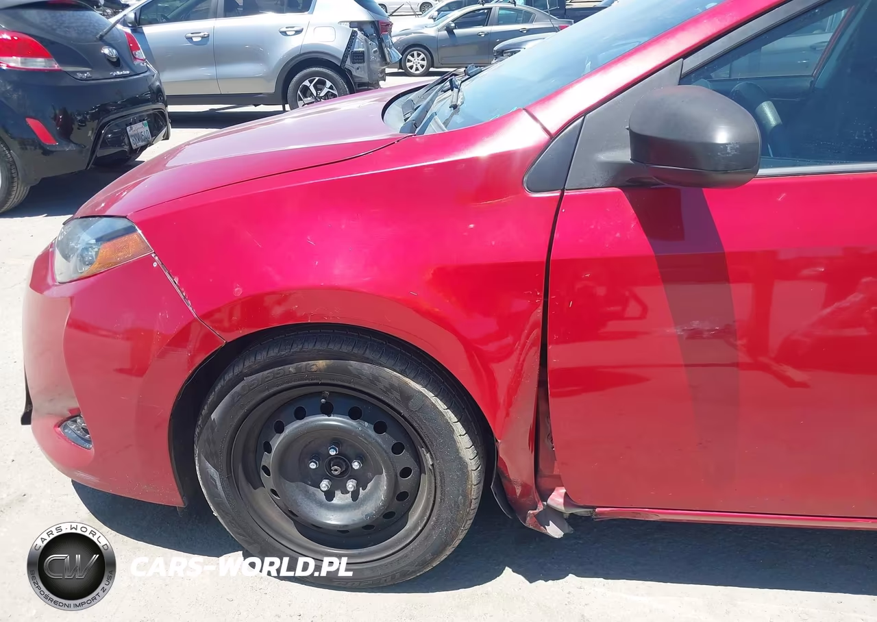 2018 Toyota Corolla Le VIN:5YFBURHE9JP827407 - 21