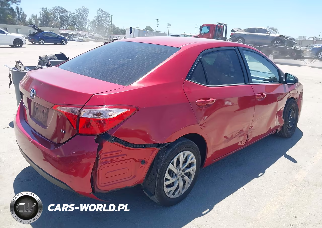 2018 Toyota Corolla Le VIN:5YFBURHE9JP827407 - 4