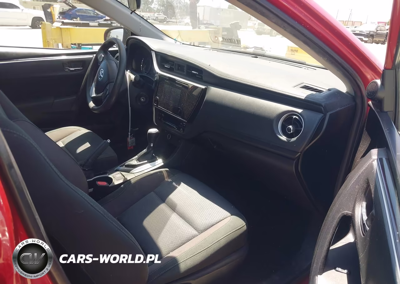 2018 Toyota Corolla Le VIN:5YFBURHE9JP827407 - 5