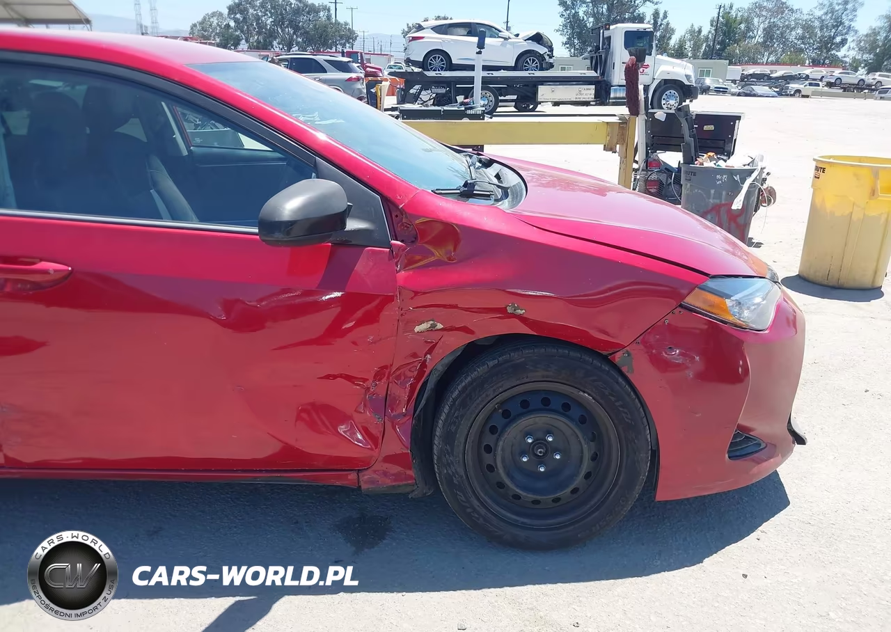 2018 Toyota Corolla Le VIN:5YFBURHE9JP827407 - 6