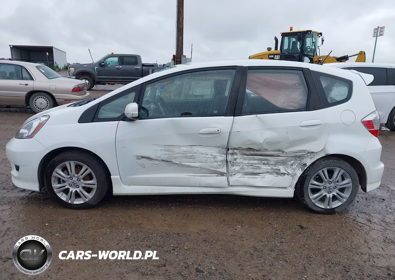 2010 Honda Fit Sport VIN:JHMGE8G40AC017774 - 15