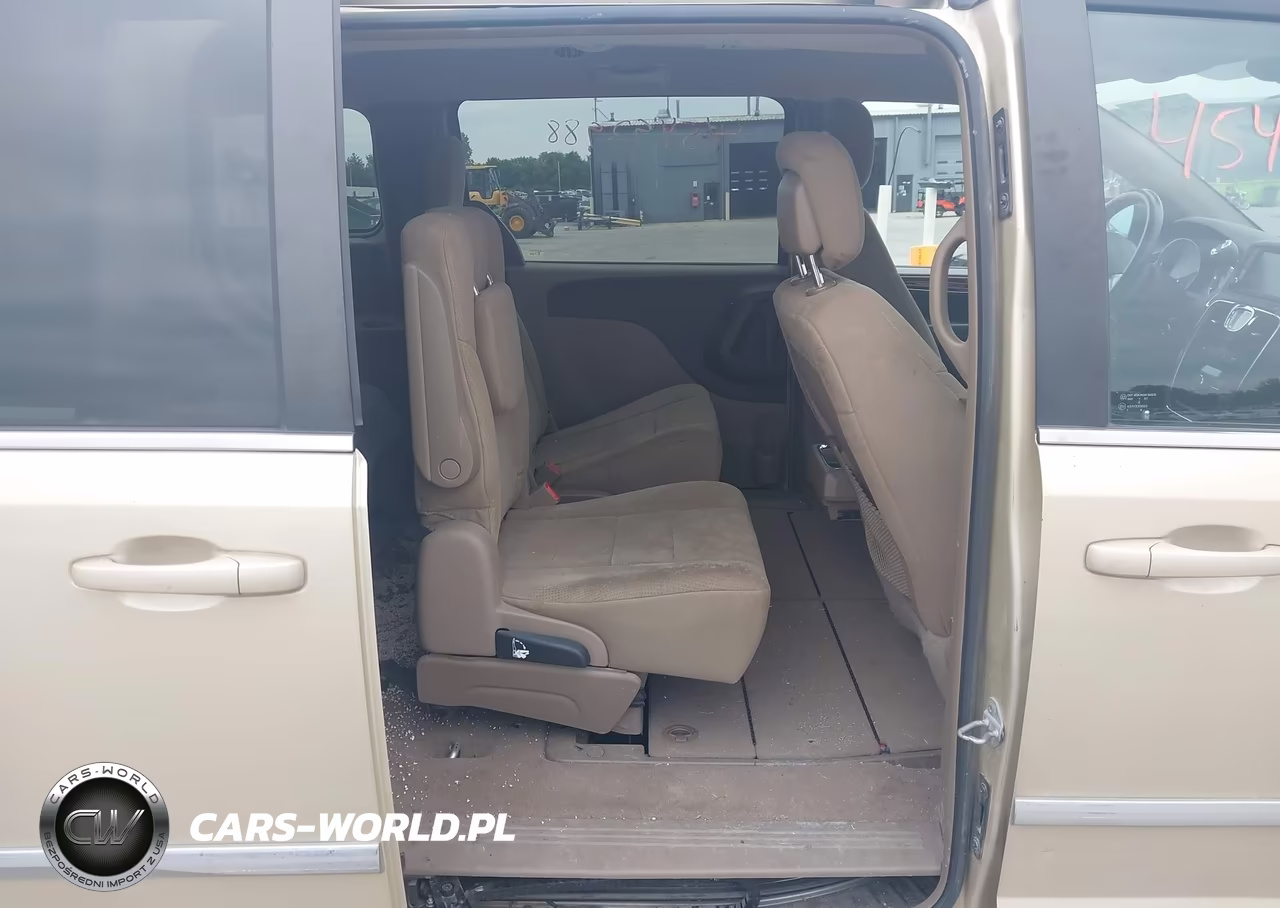 2012 Chrysler Town & Country Touring VIN:2C4RC1BG7CR157677 - 8