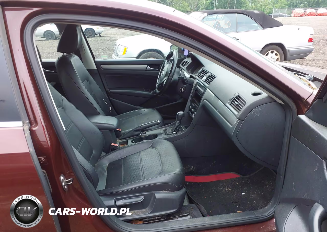 2014 Volkswagen Passat 1.8T Wolfsburg Edition VIN:1VWAT7A34EC058919 - 5