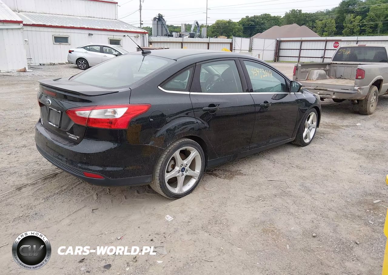 2014 Ford Focus Titanium VIN:1FADP3J29EL342136 - 4