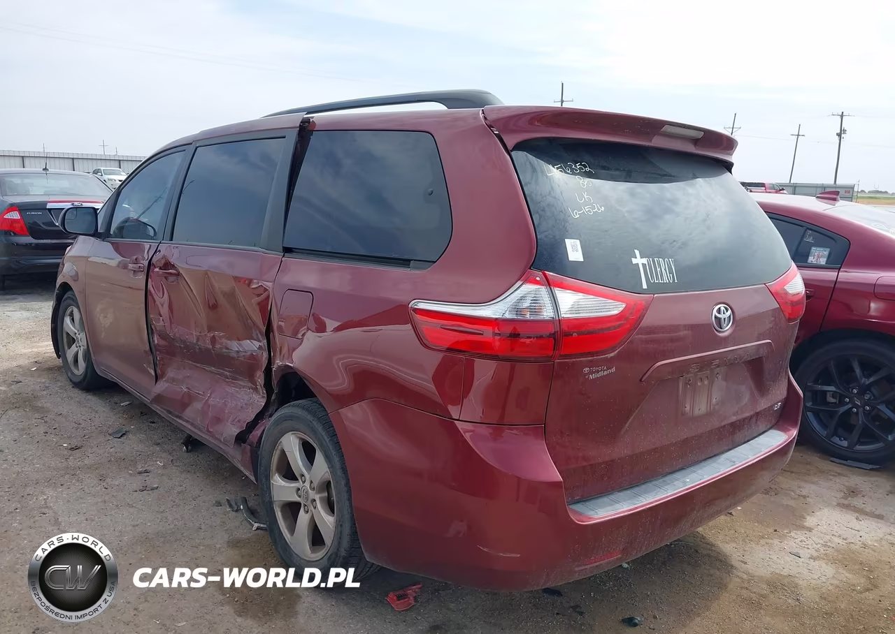 2015 Toyota Sienna Le 8 Passenger VIN:5TDKK3DC8FS592777 - 3