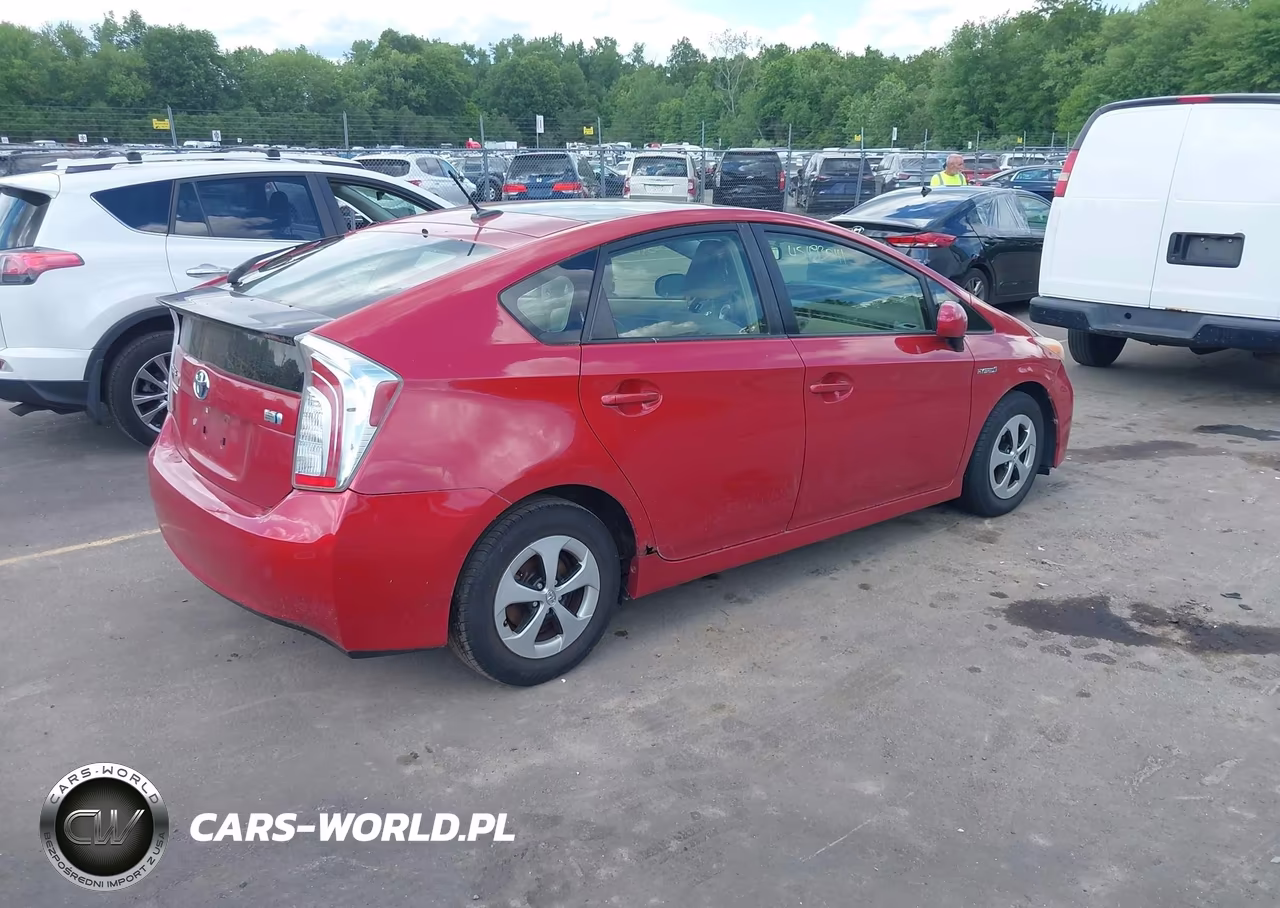 2012 Toyota Prius Three VIN:JTDKN3DU8C1535391 - 4