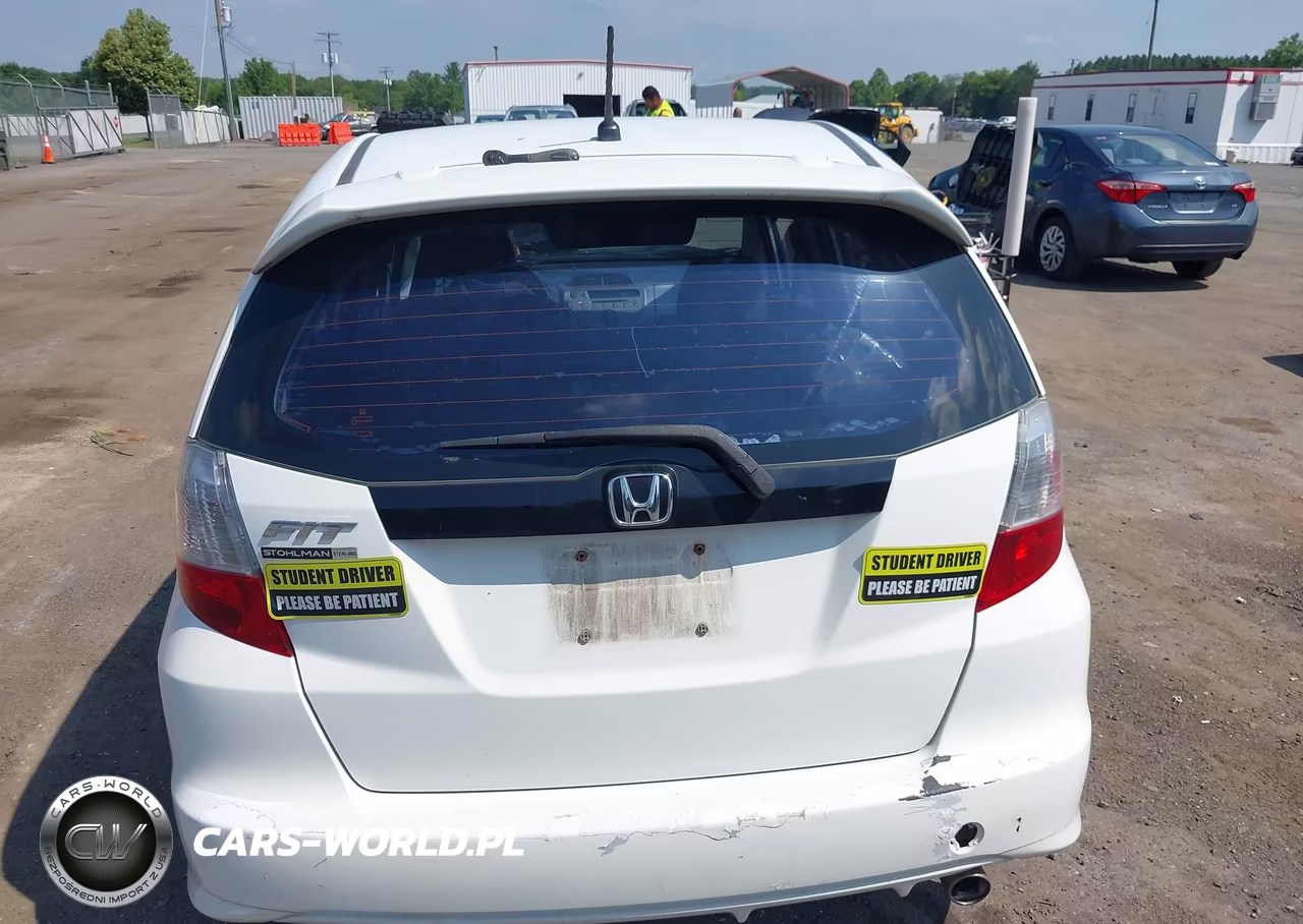 2009 Honda Fit Sport VIN:JHMGE88469C000424 - 17