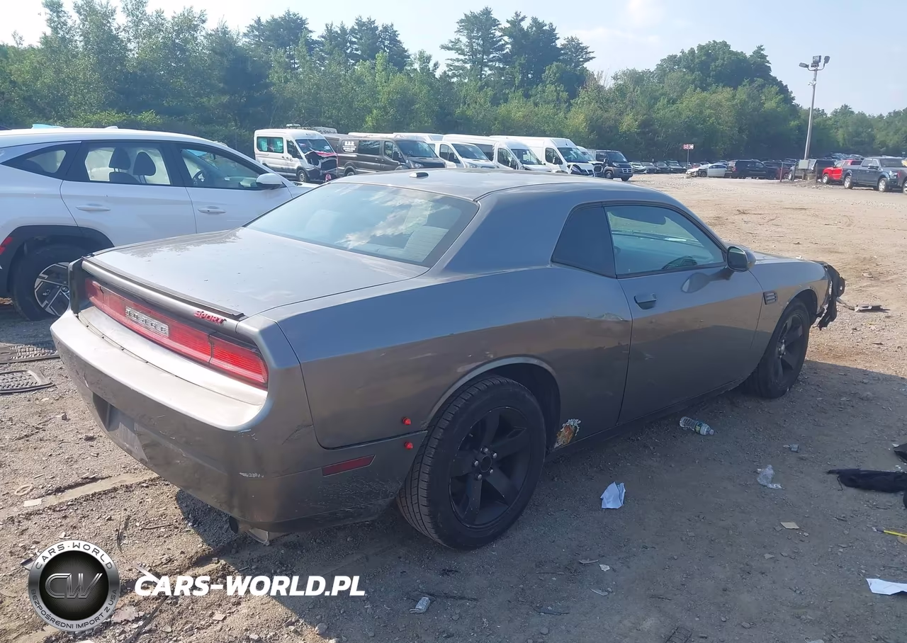 2011 Dodge Challenger VIN:2B3CJ4DG2BH571305 - 4