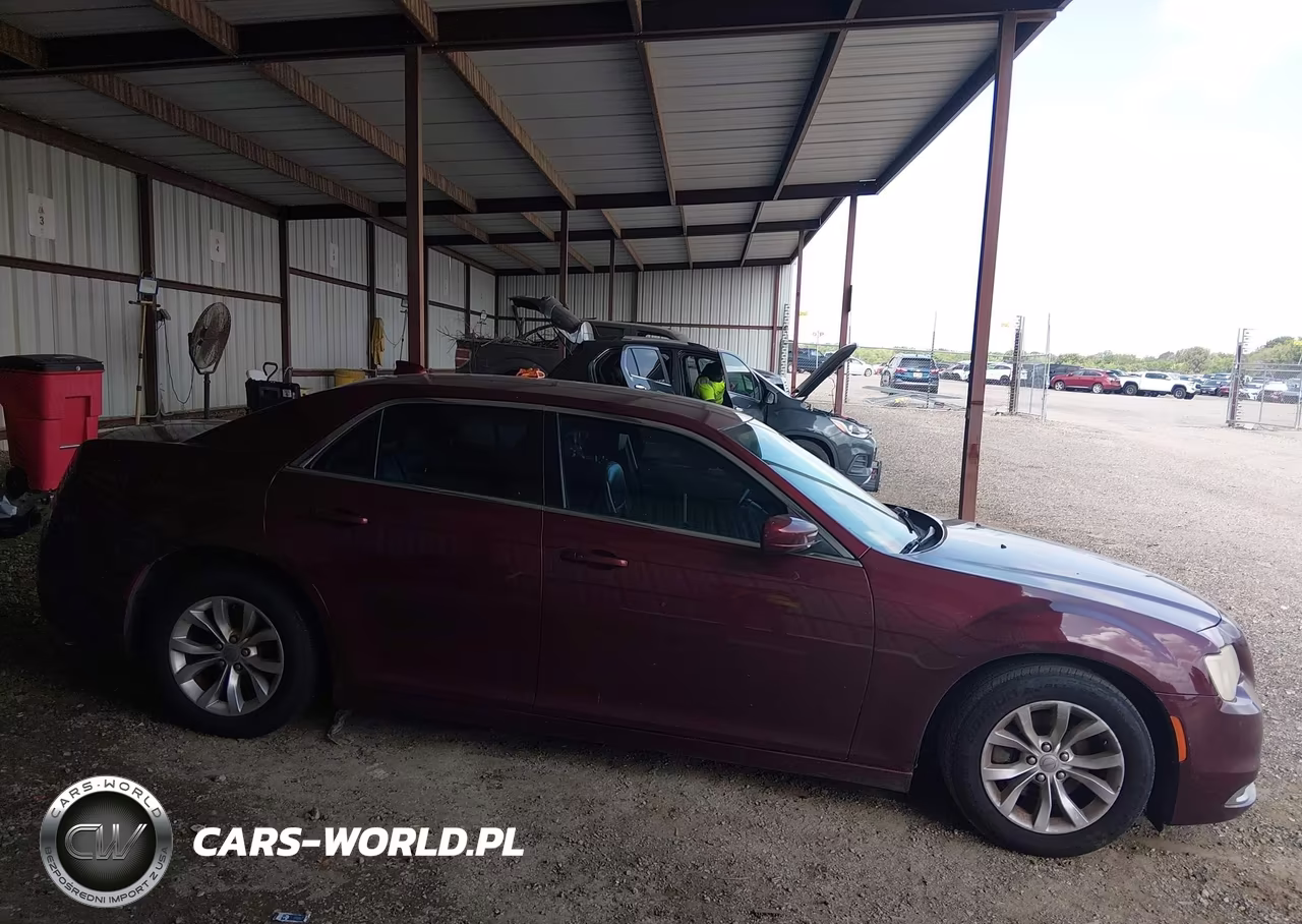 2015 Chrysler 300 Limited VIN:2C3CCAAG6FH868213 - 13