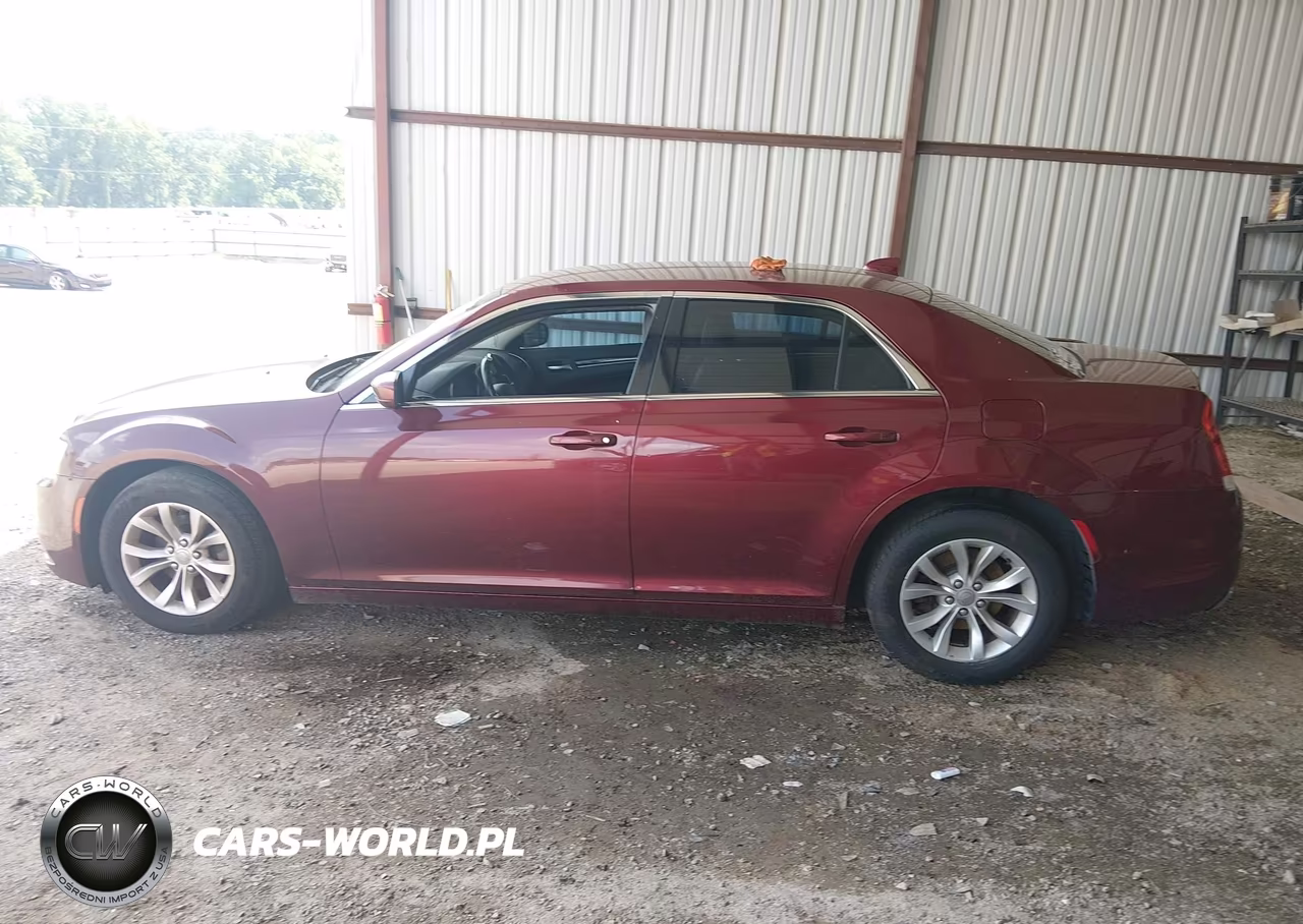 2015 Chrysler 300 Limited VIN:2C3CCAAG6FH868213 - 14