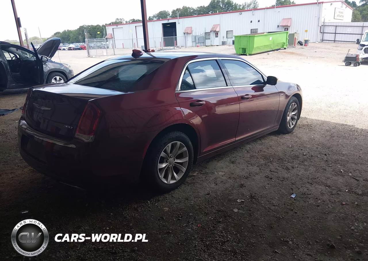 2015 Chrysler 300 Limited VIN:2C3CCAAG6FH868213 - 4