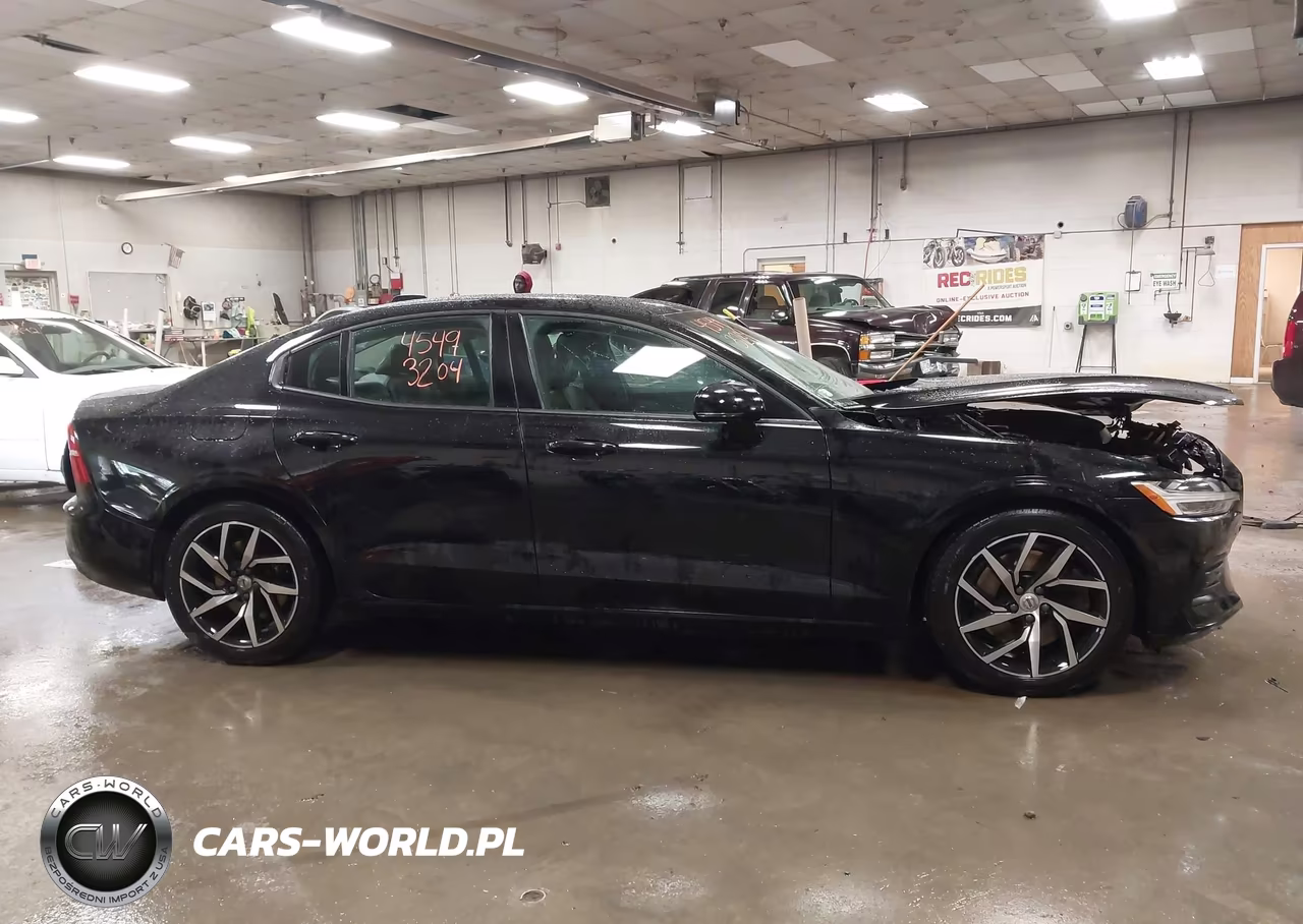 2019 Volvo S60 T6 Momentum VIN:7JRA22TK8KG004817 - 13