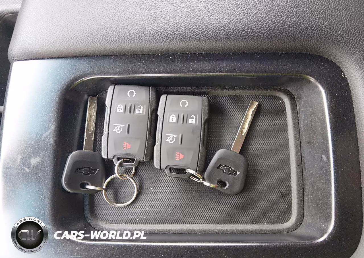 2018 Chevrolet Tahoe Ls VIN:1GNSKAEC0JR323870 - 11