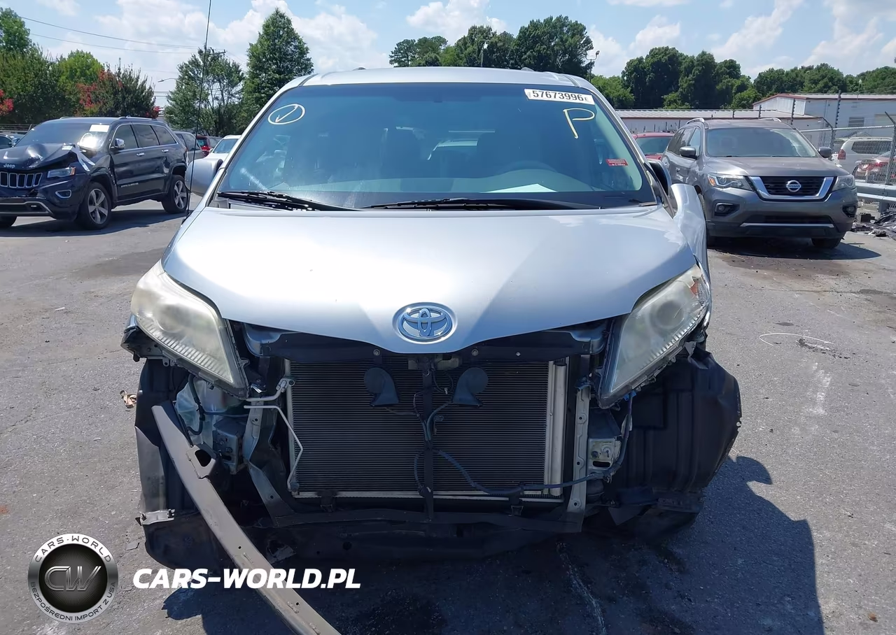 2011 Toyota Sienna Base VIN:5TDKA3DC8BS003675 - 12